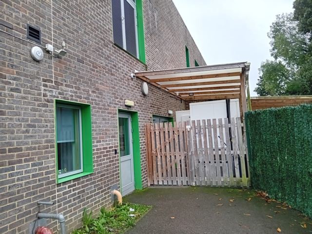 School timber canopy shelter
